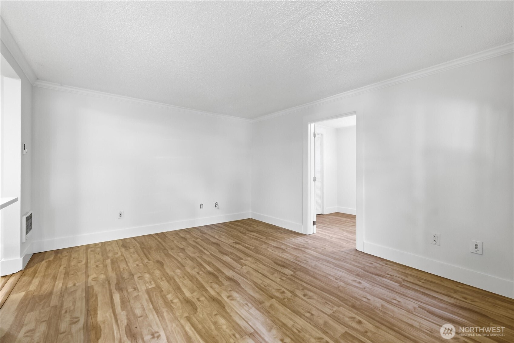 5444 40th Avenue Property Photo 3