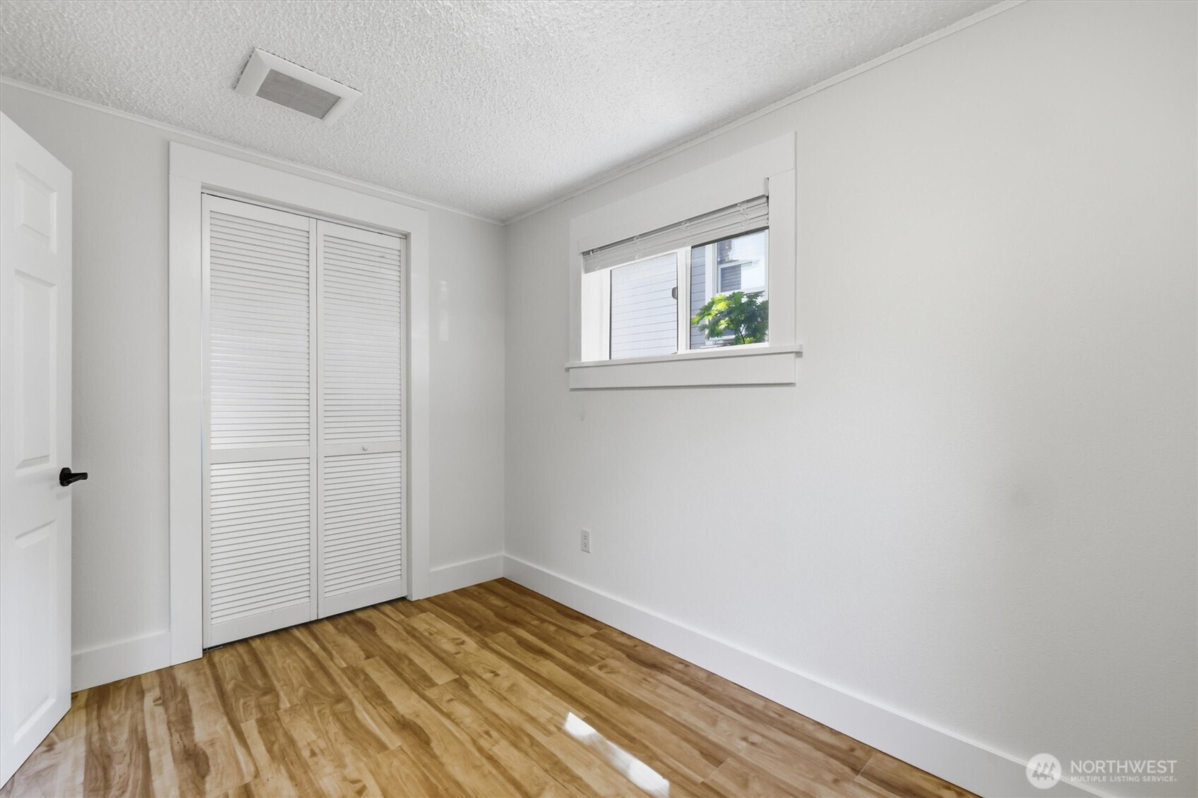 5444 40th Avenue Property Photo 11