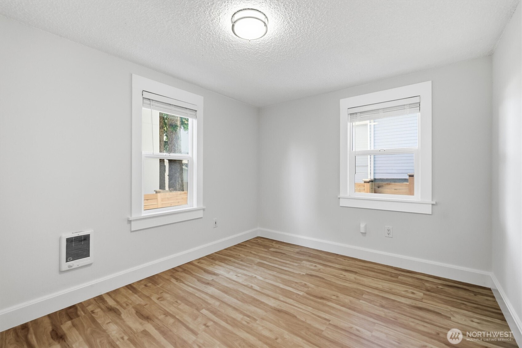 5444 40th Avenue Property Photo 14