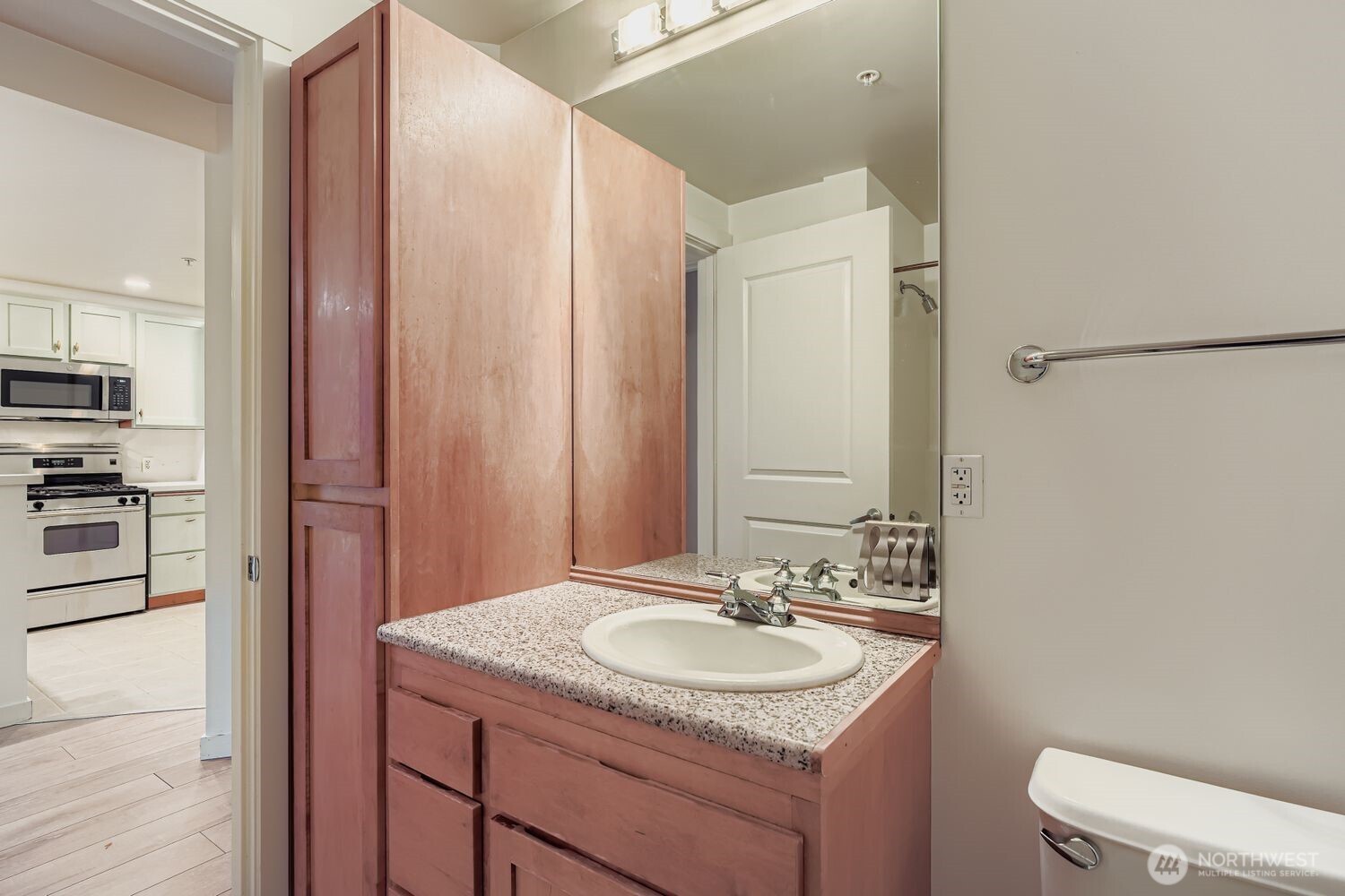 2607 Western Avenue 612 Property Photo 17