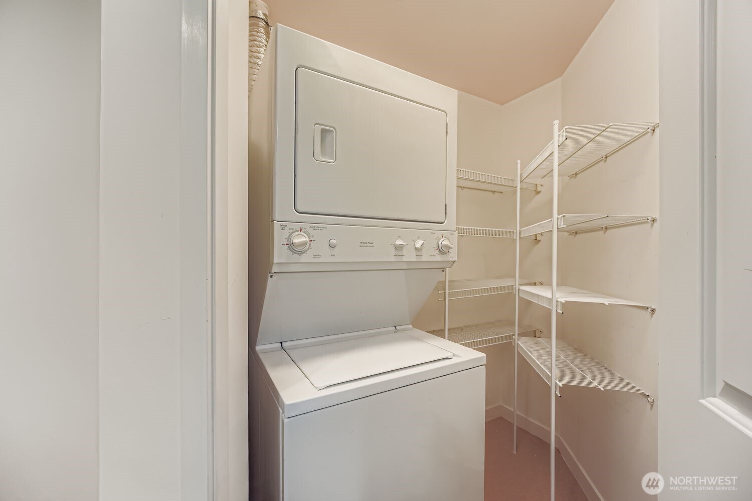 2607 Western Avenue 612 Property Photo 18