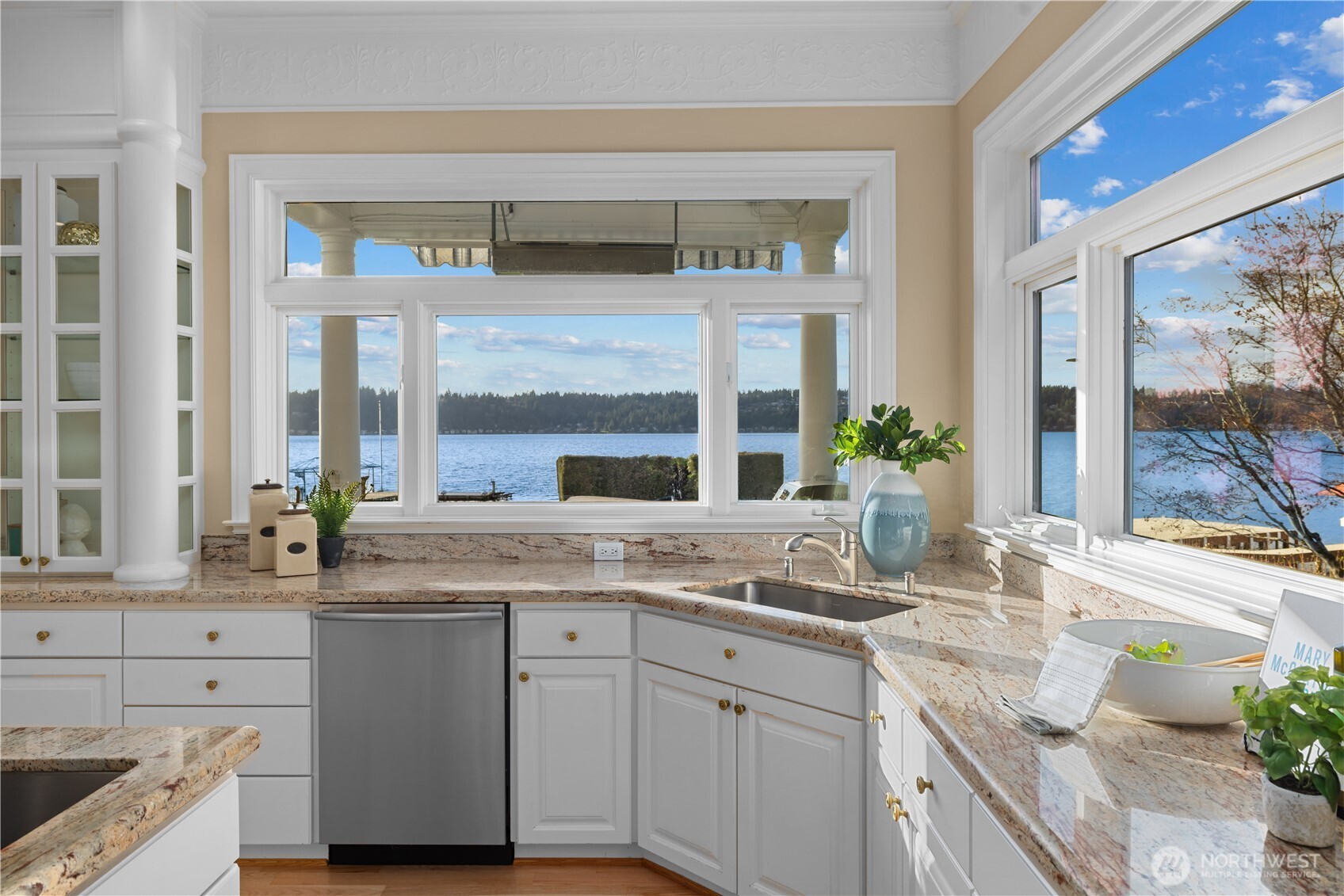 649 E Lake Sammamish Parkway Property Photo 9