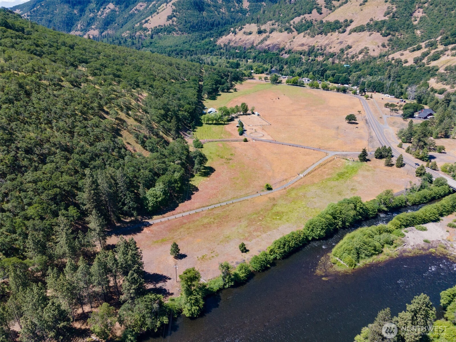 992 Highway 142 Property Photo 2