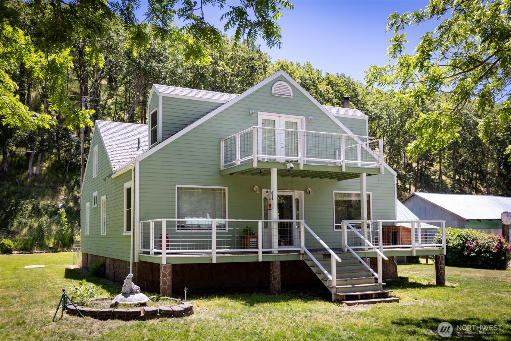 992 Highway 142 Property Photo 6