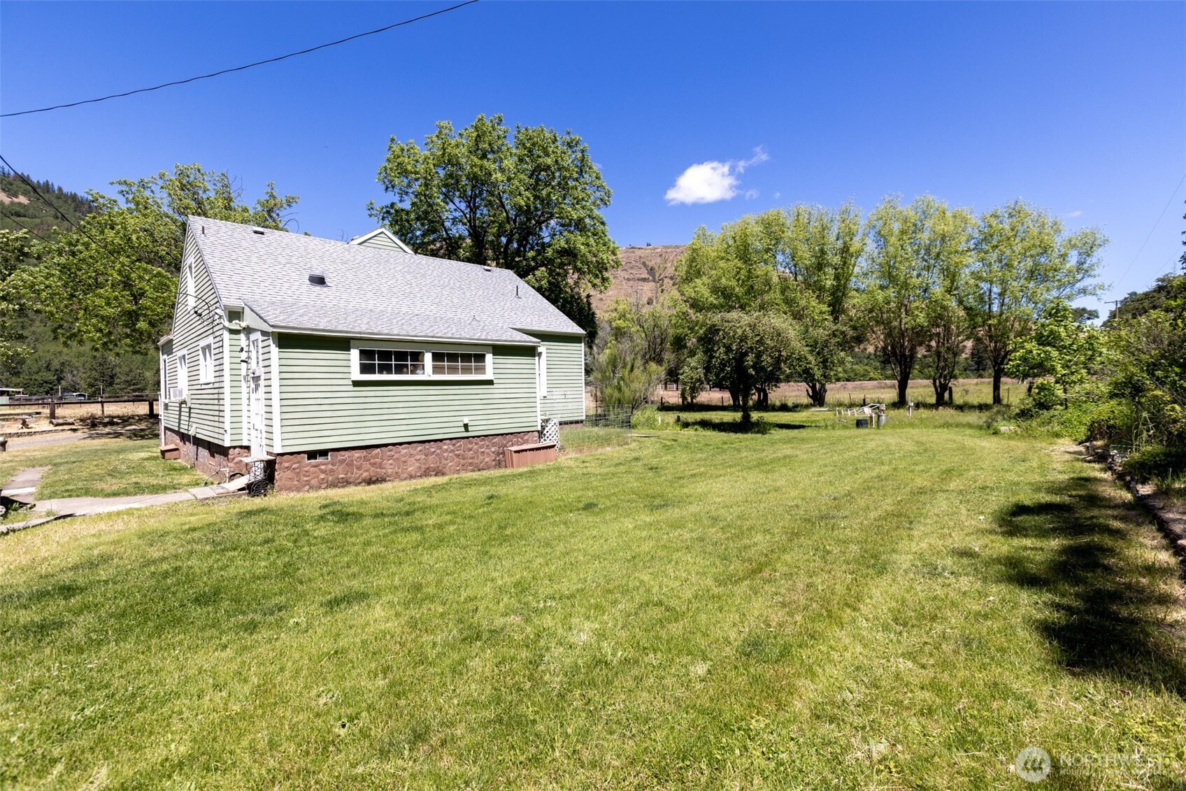 992 Highway 142 Property Photo 31