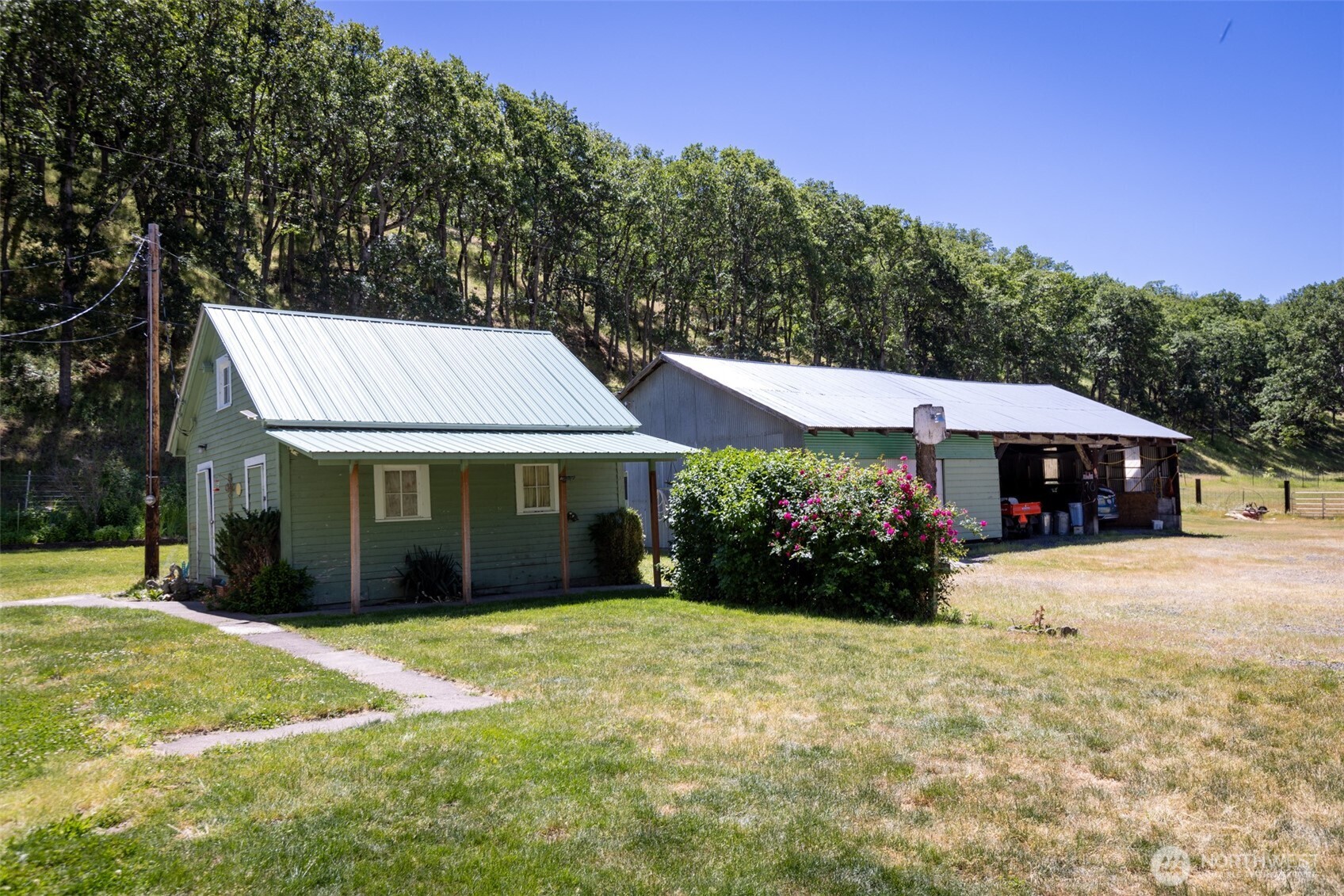 992 Highway 142 Property Photo 36