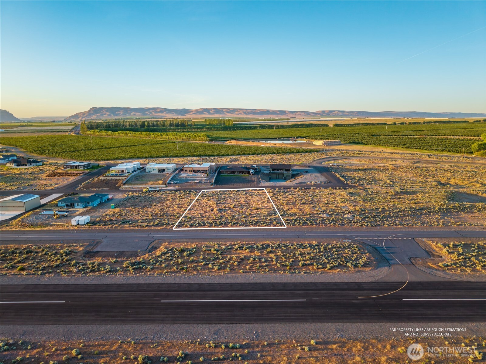 451 Airport Way Property Photo 3