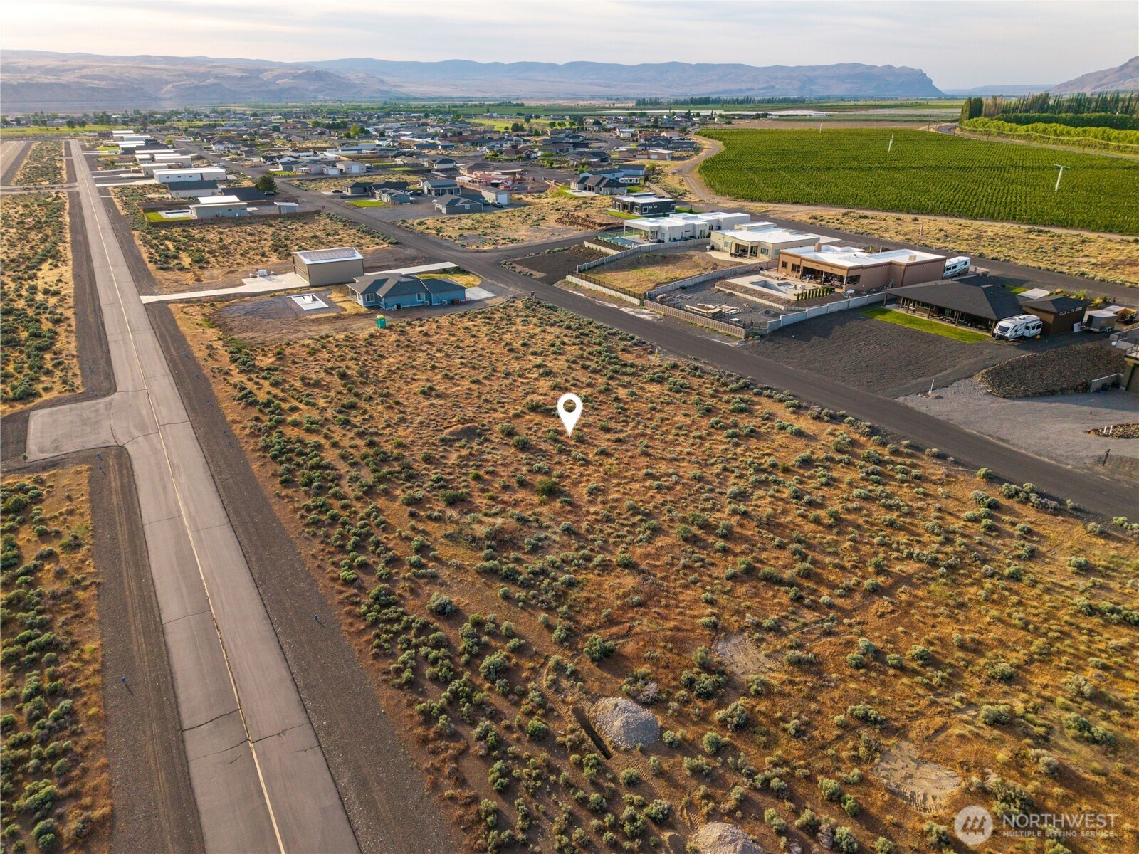 451 Airport Way Property Photo 5