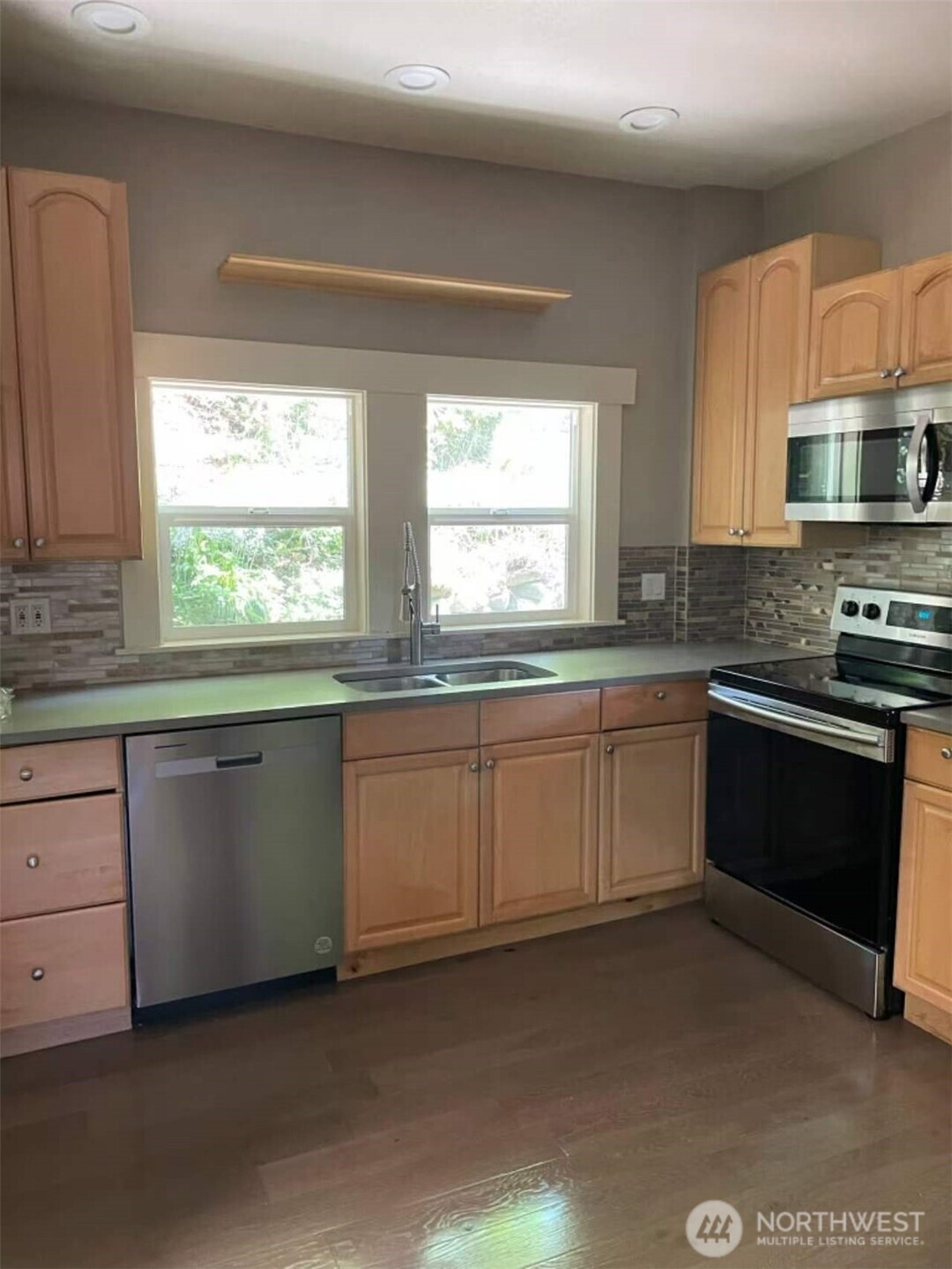 1606 Lakeview Boulevard Property Photo 10