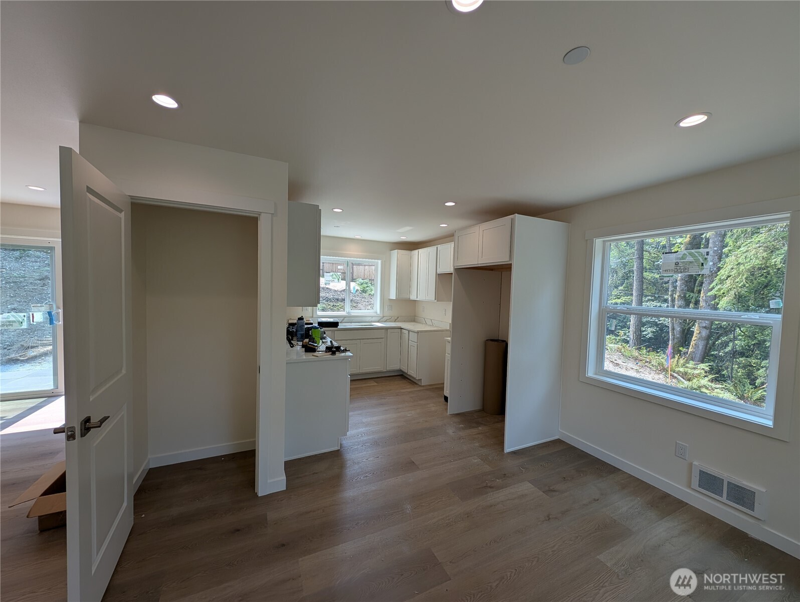 4178 Brays Way Property Photo 5