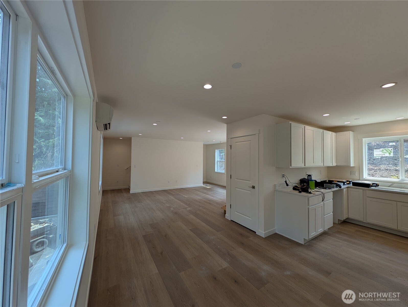 4178 Brays Way Property Photo 6