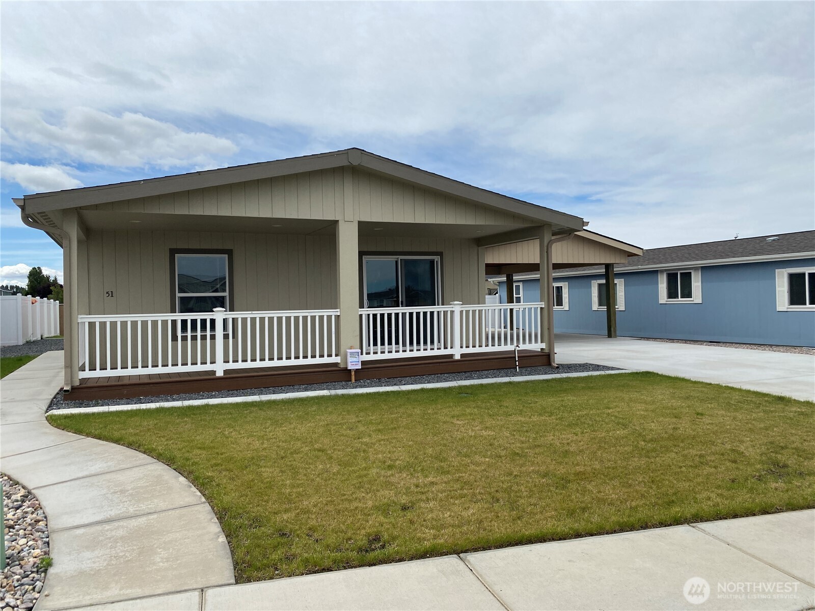 1701 E Burr Avenue Ct 51 Property Photo 2