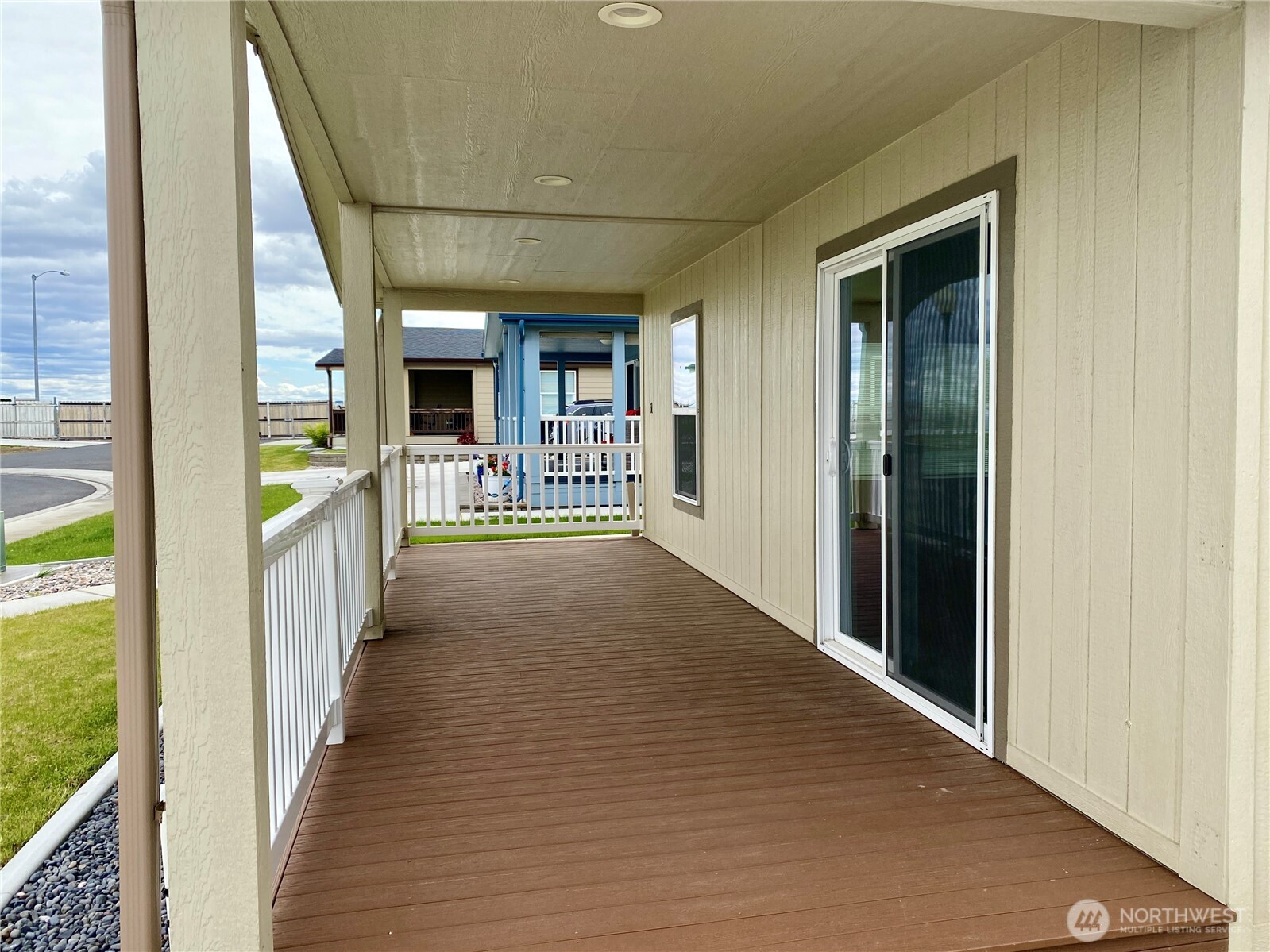 1701 E Burr Avenue Ct 51 Property Photo 4