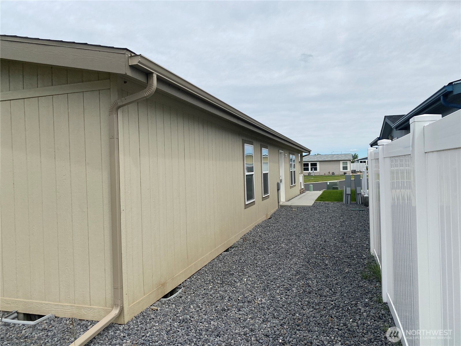 1701 E Burr Avenue Ct 51 Property Photo 9