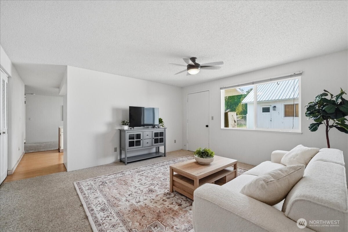 309 W Walnut Street Property Photo 15