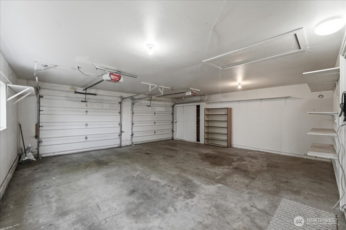 309 W Walnut Street Property Photo 18