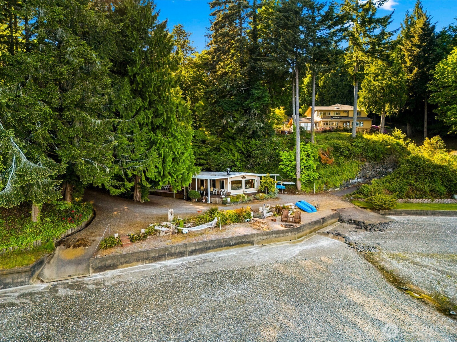 4736 Cooper Point Road Property Photo 2