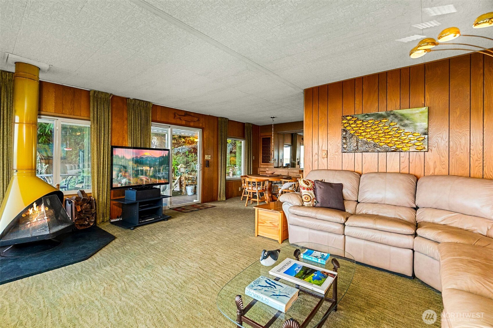 4736 Cooper Point Road Property Photo 12