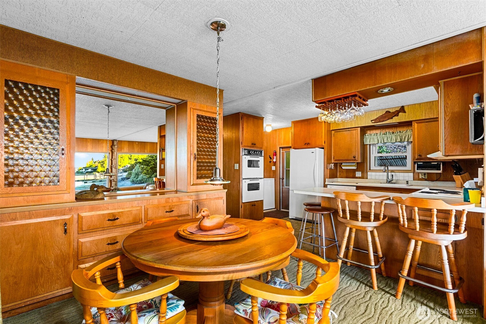 4736 Cooper Point Road Property Photo 15