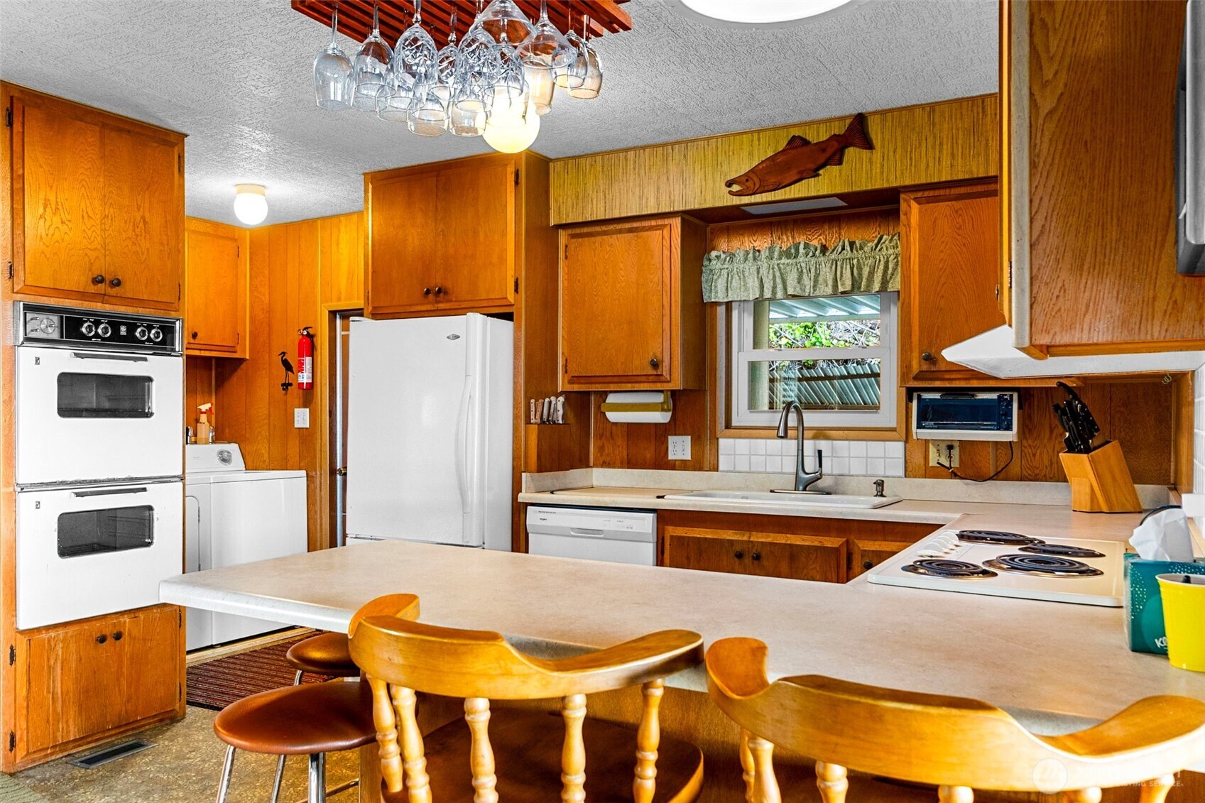 4736 Cooper Point Road Property Photo 18