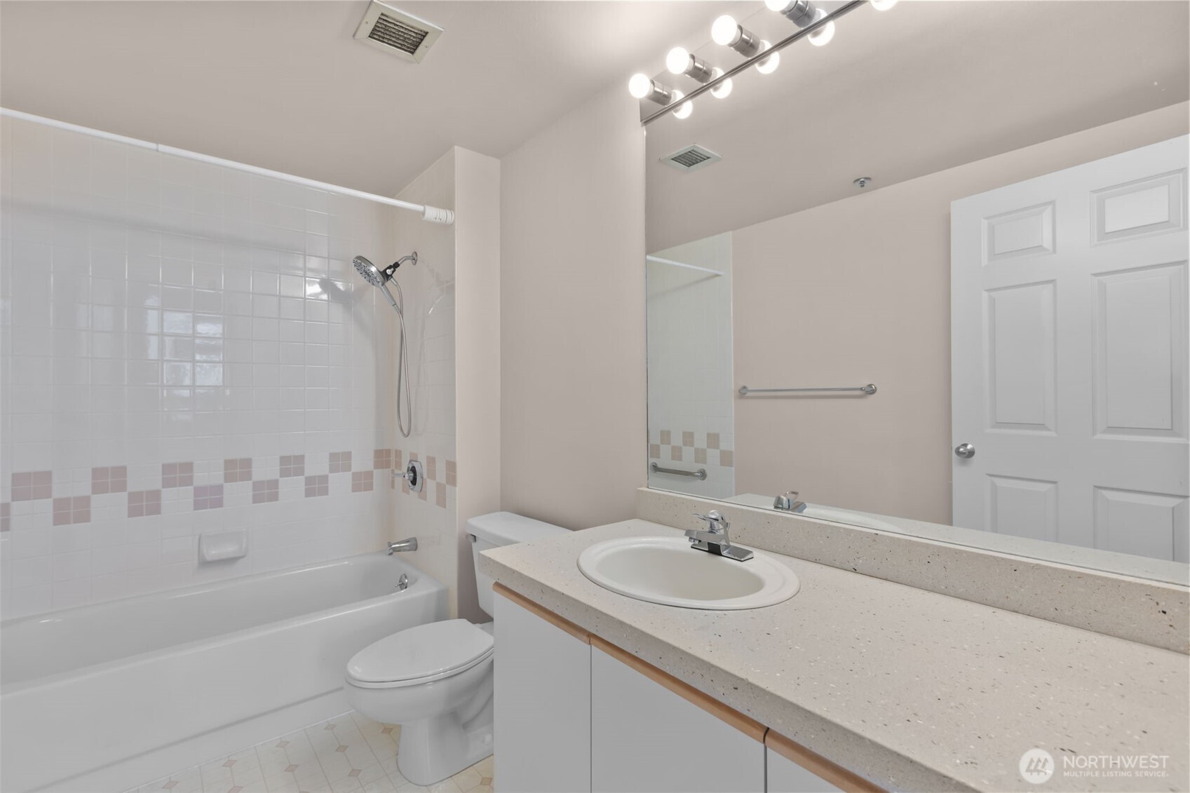 2600 2nd Avenue 503 Property Photo 16