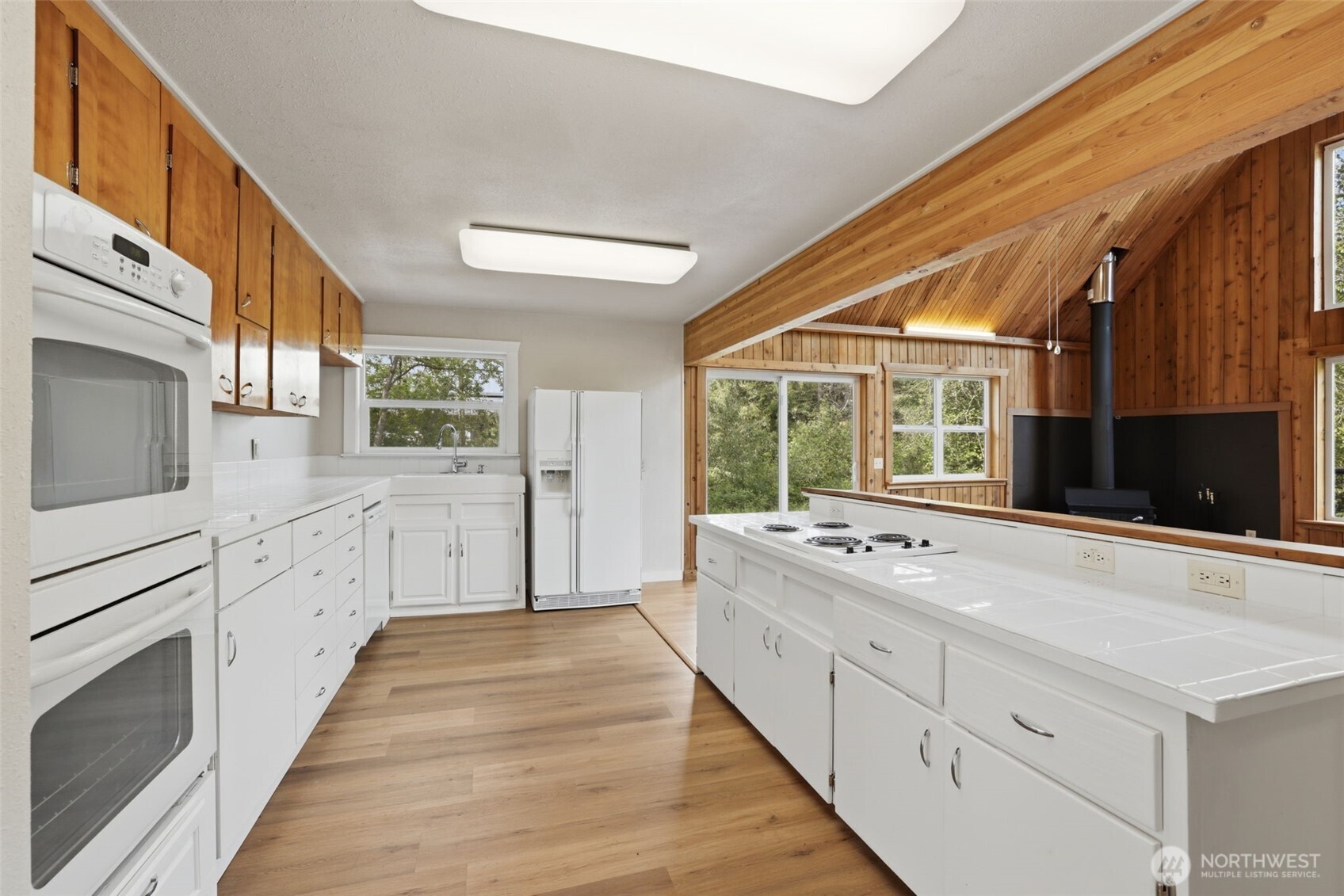 201 Pine Glen Drive Property Photo 4