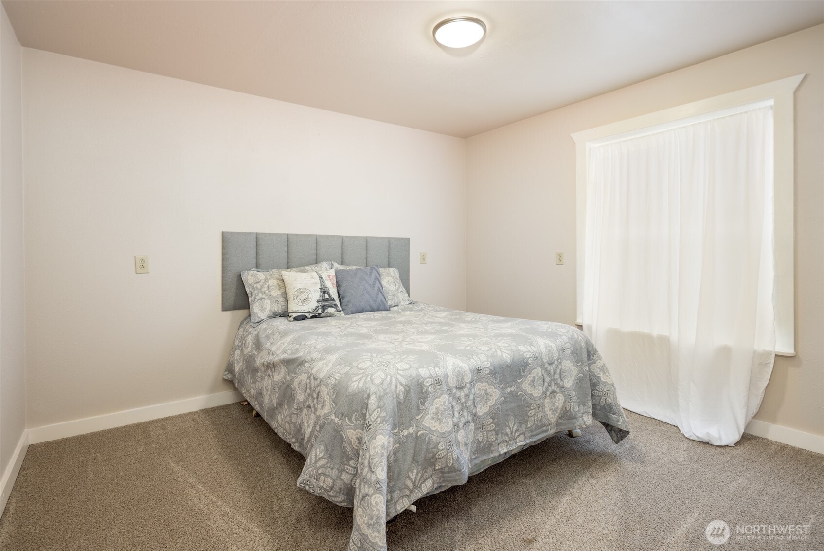 201 Pine Glen Drive Property Photo 8