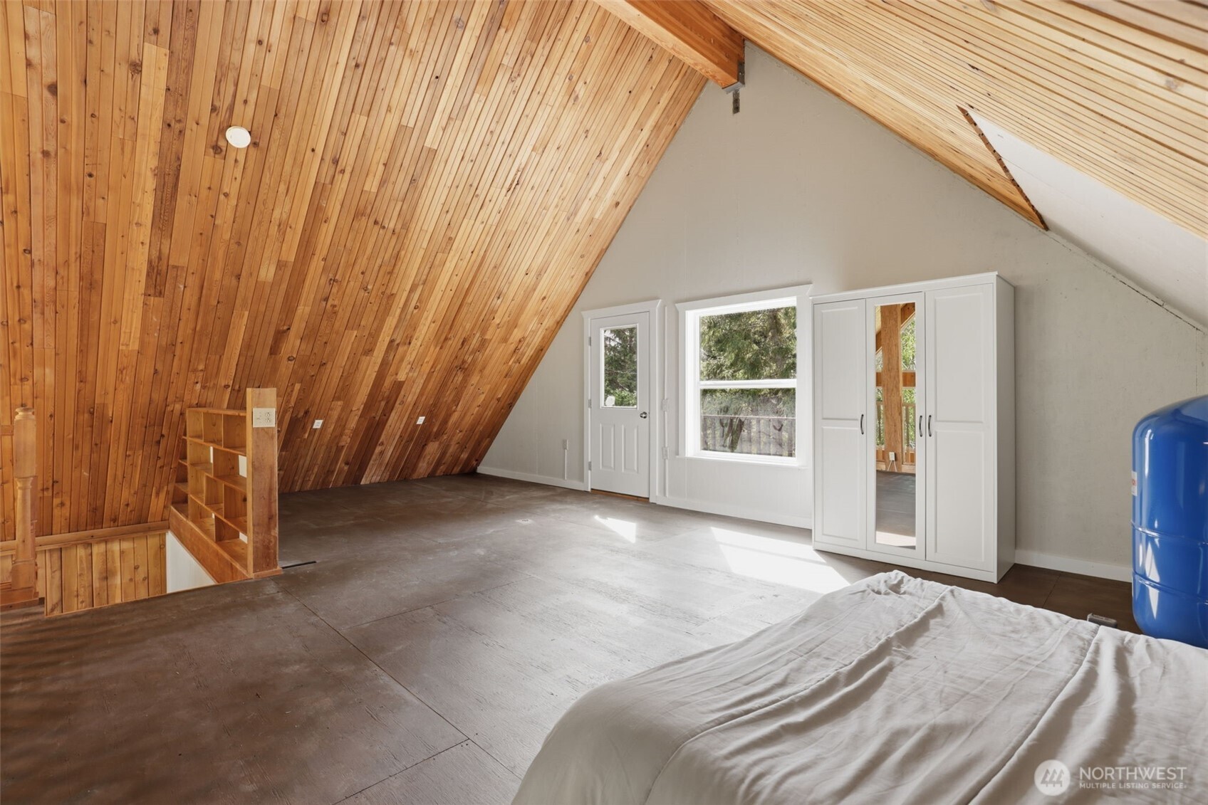 201 Pine Glen Drive Property Photo 9