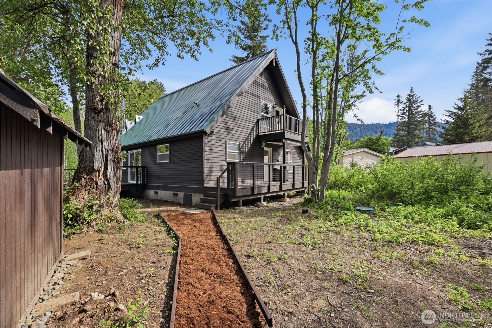 201 Pine Glen Drive Property Photo 14