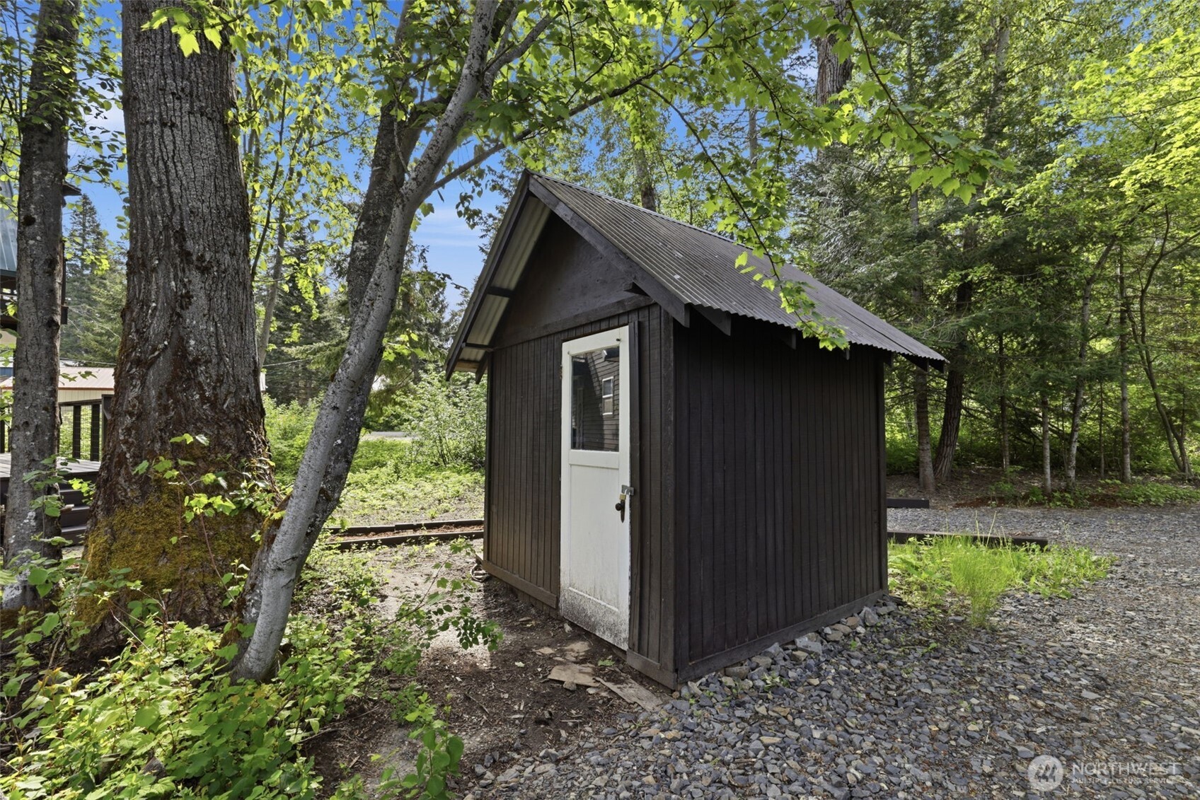 201 Pine Glen Drive Property Photo 16