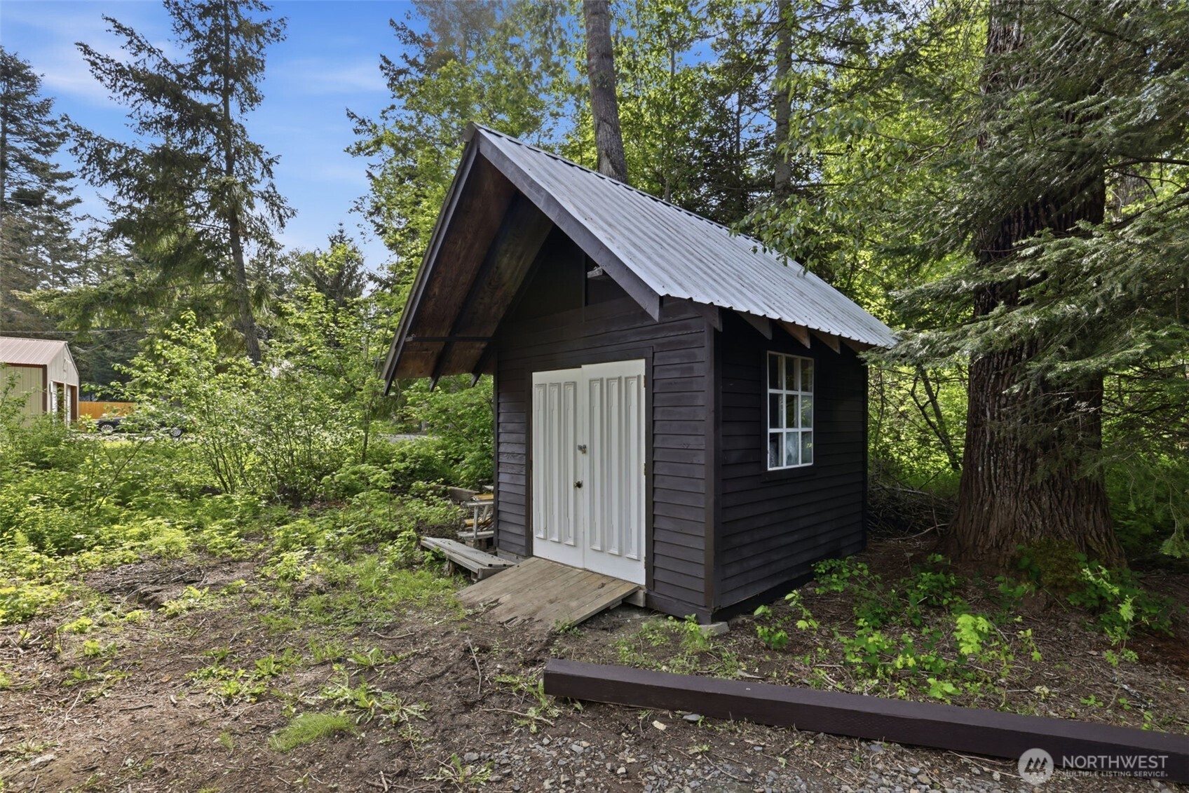 201 Pine Glen Drive Property Photo 17