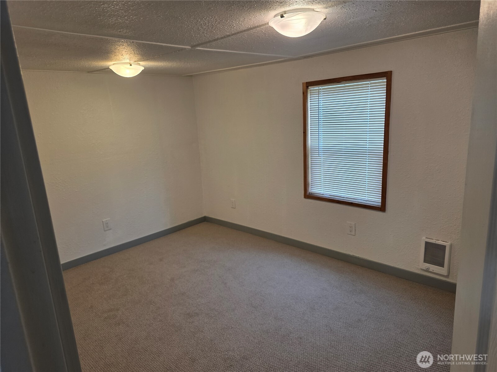 617 W H Street Property Photo 5