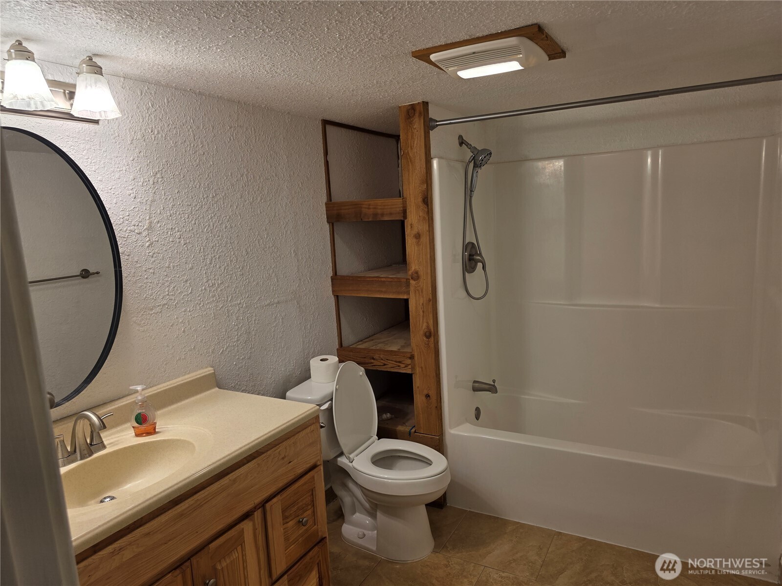 617 W H Street Property Photo 6