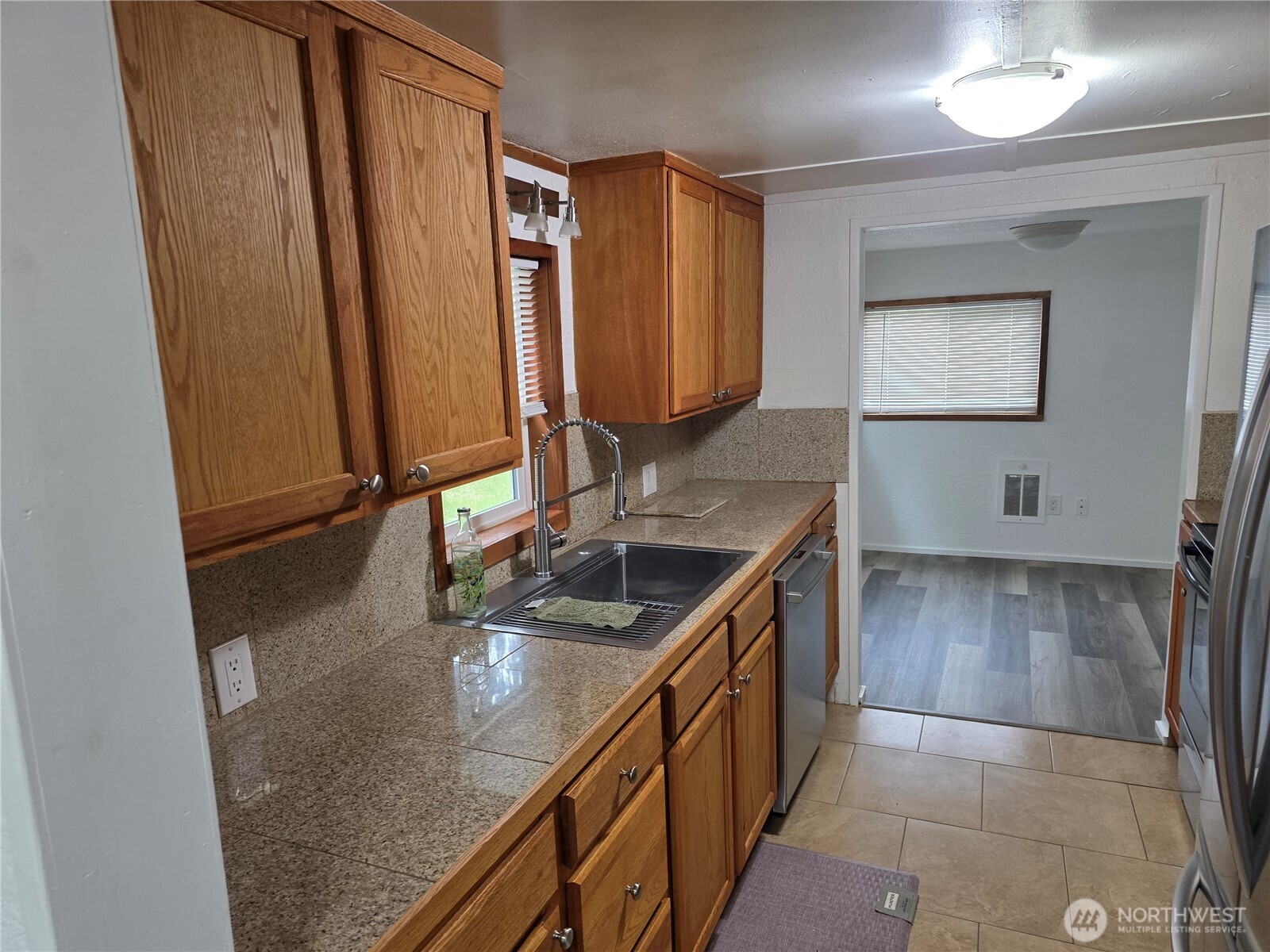 617 W H Street Property Photo 7