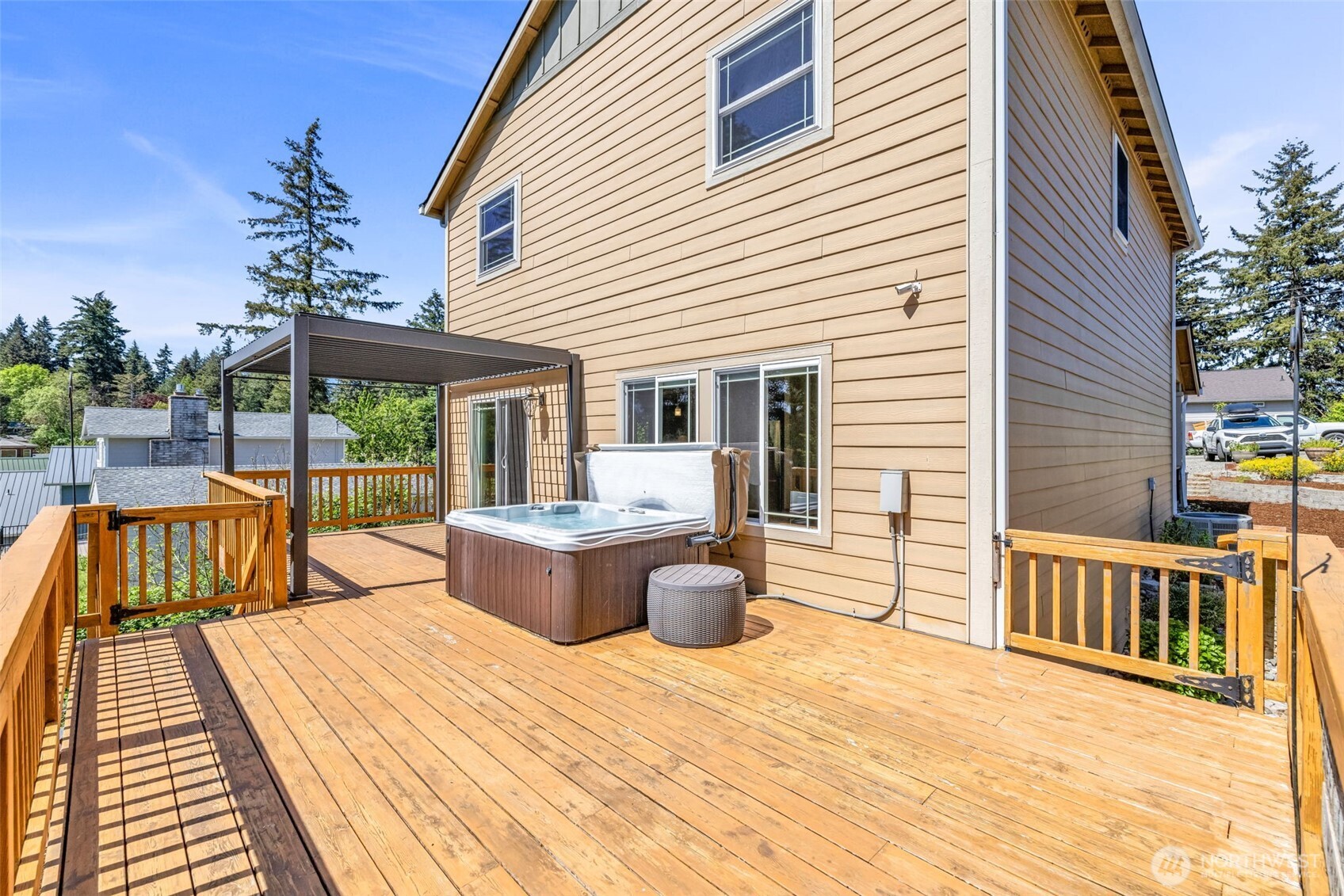 17127 Lakepoint Drive Property Photo 3