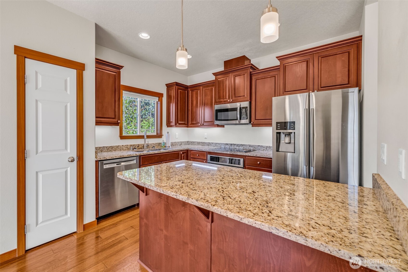 17127 Lakepoint Drive Property Photo 13