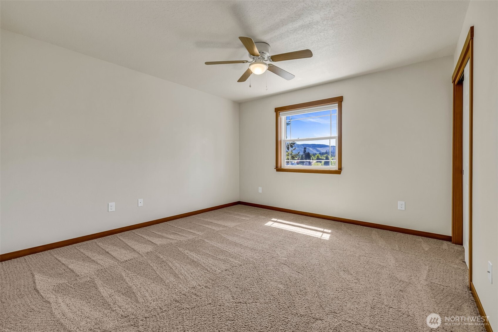17127 Lakepoint Drive Property Photo 20