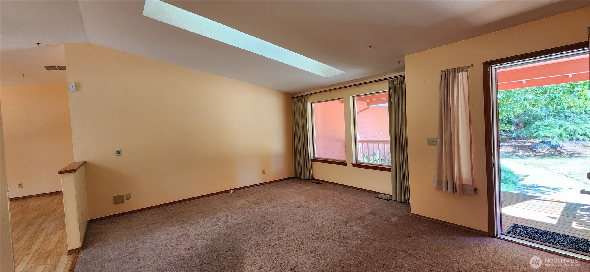 130 E Lakeland Way Property Photo 7