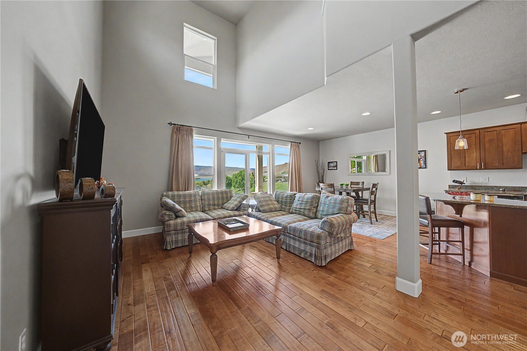 23518 Sunserra Loop A05 Property Photo 11