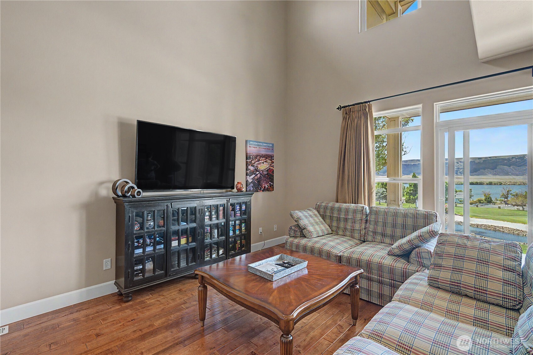 23518 Sunserra Loop A05 Property Photo 12