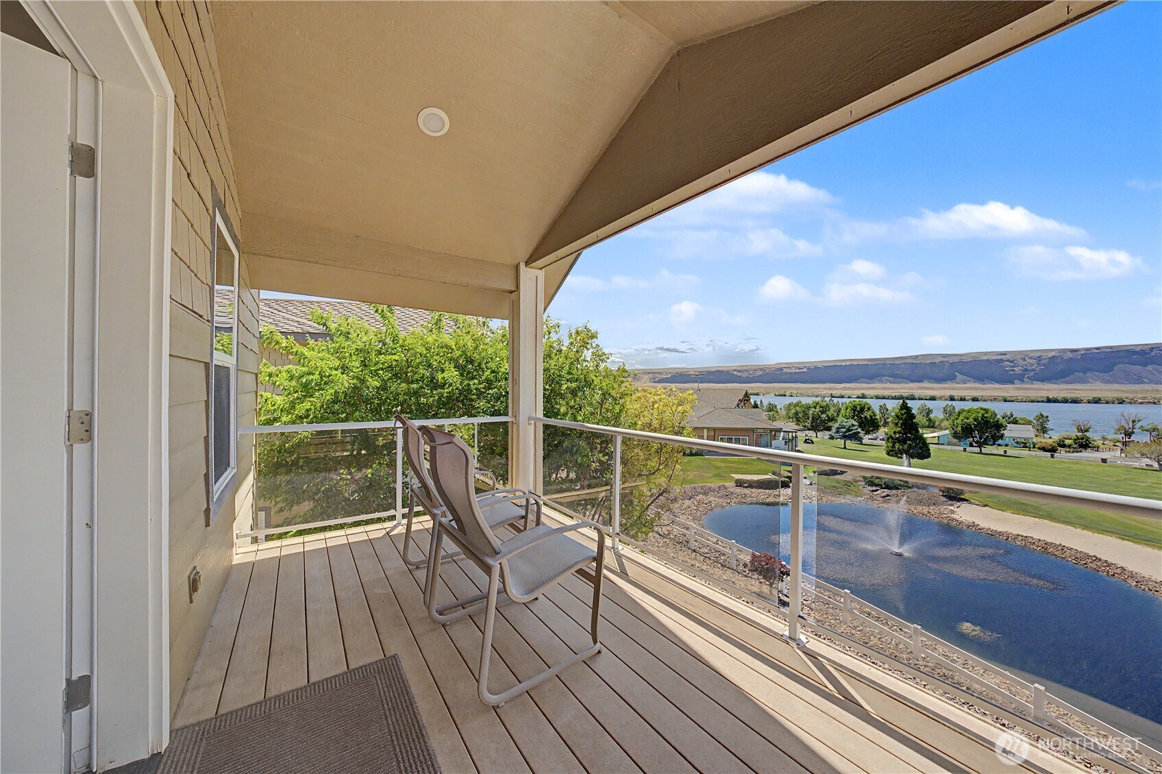 23518 Sunserra Loop A05 Property Photo 13