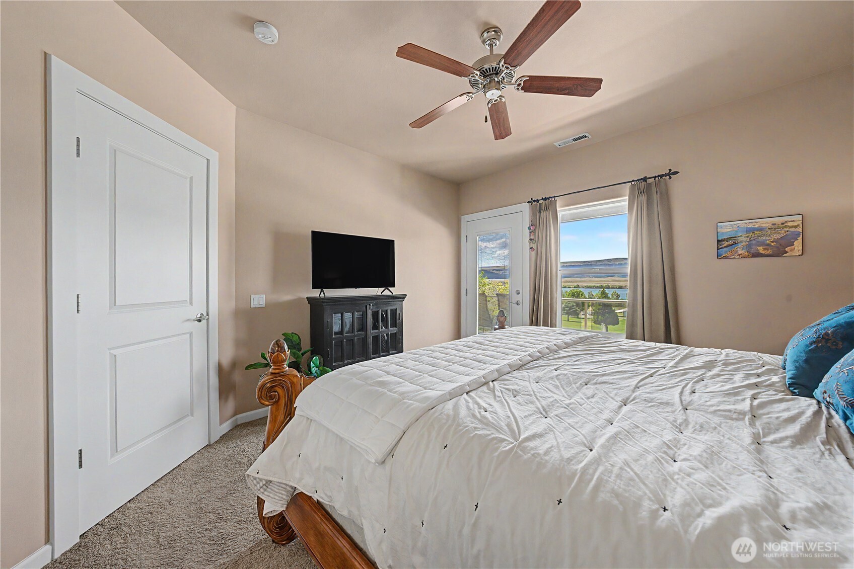 23518 Sunserra Loop A05 Property Photo 15