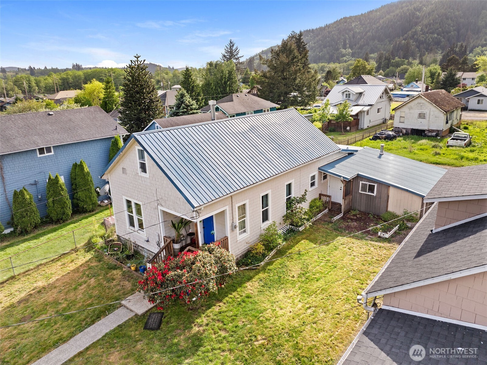 1218 Cedar Street Property Photo 3