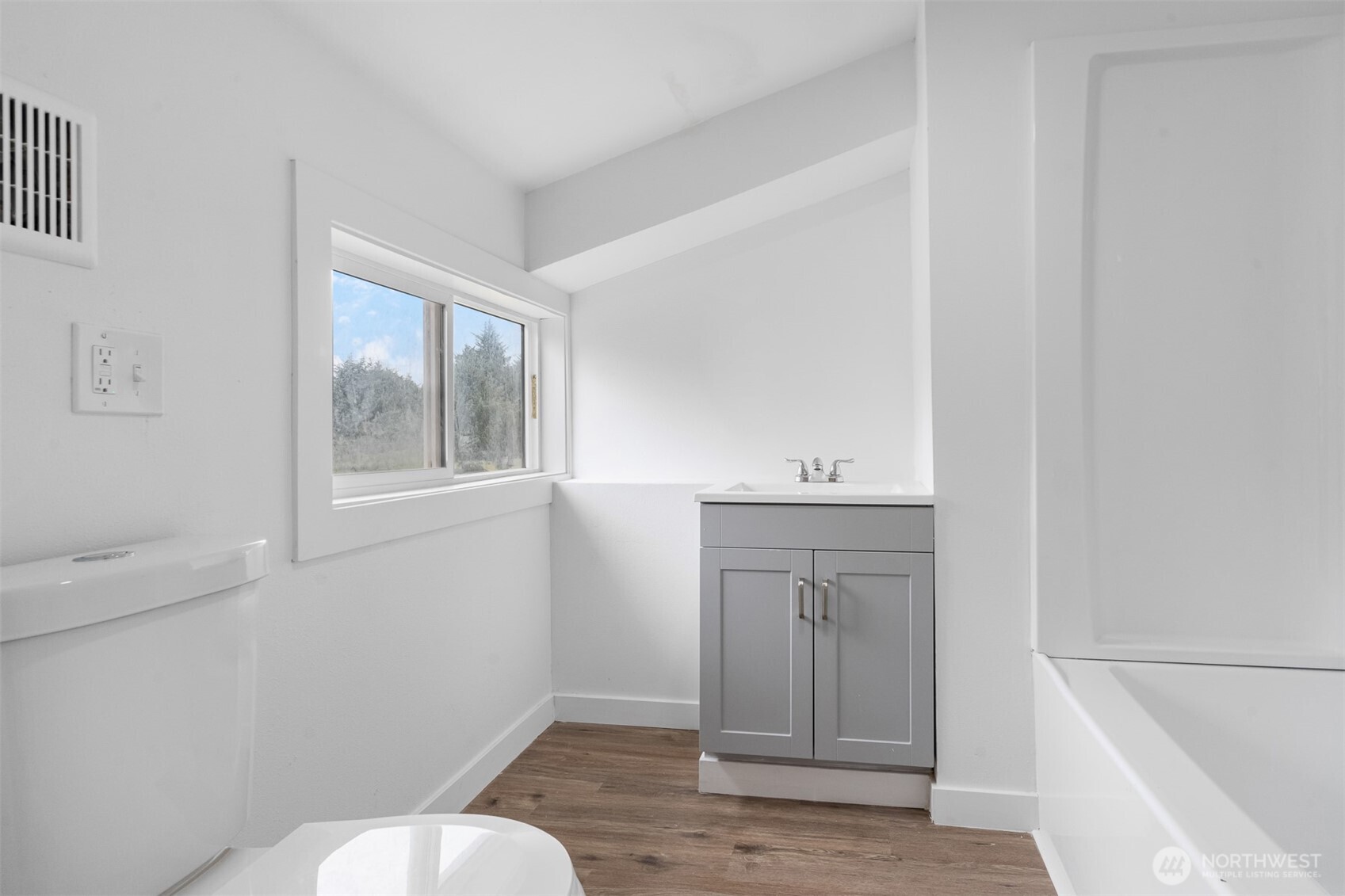 42 N First Street Property Photo 8
