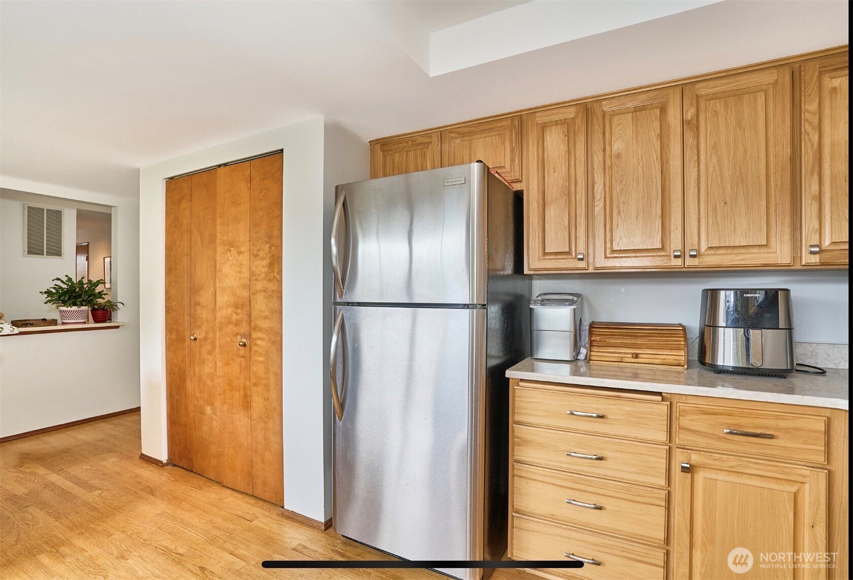 1404 S 290th Place Property Photo 4
