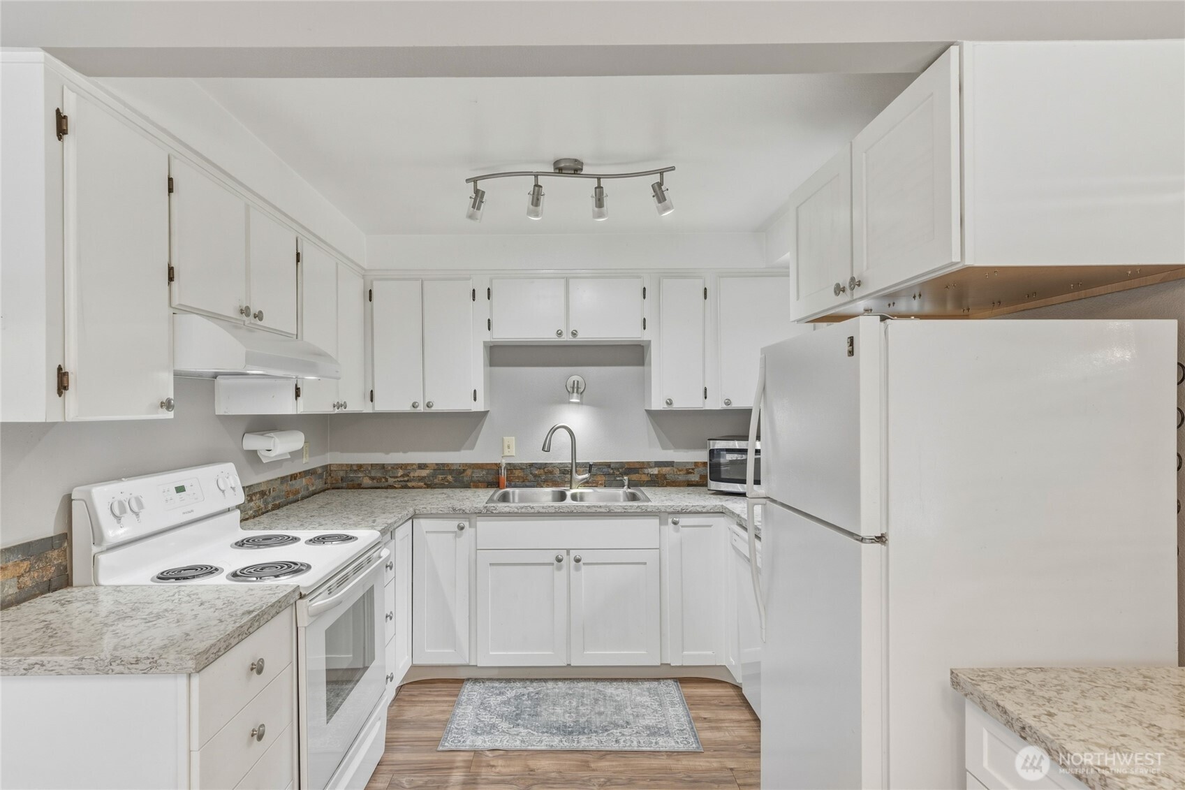 369 E Birnie Slough Road Property Photo 11