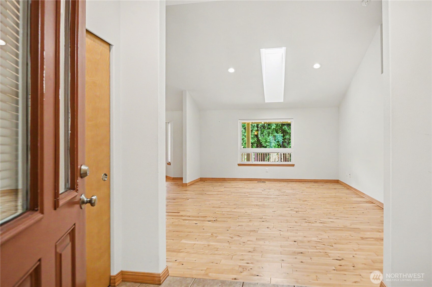 150 E Shadow Lane Property Photo 4