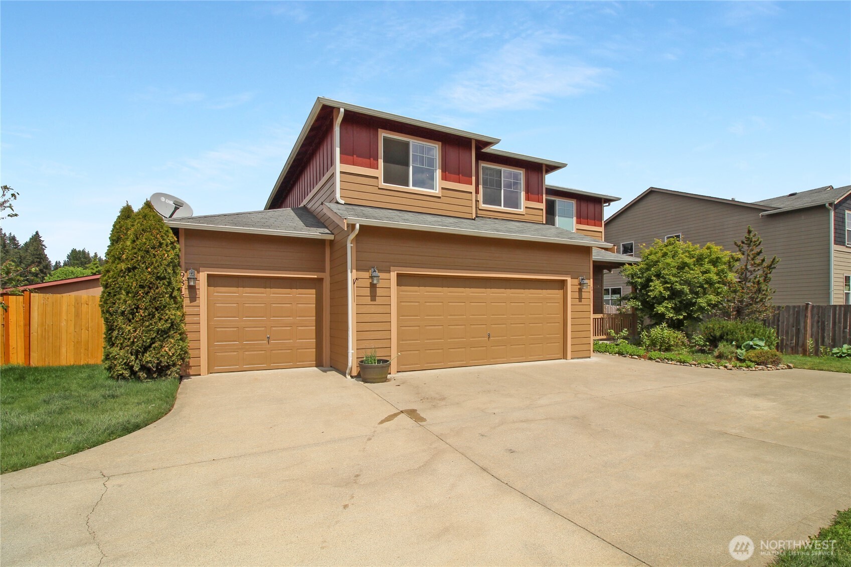 9815 198th Street Property Photo 2