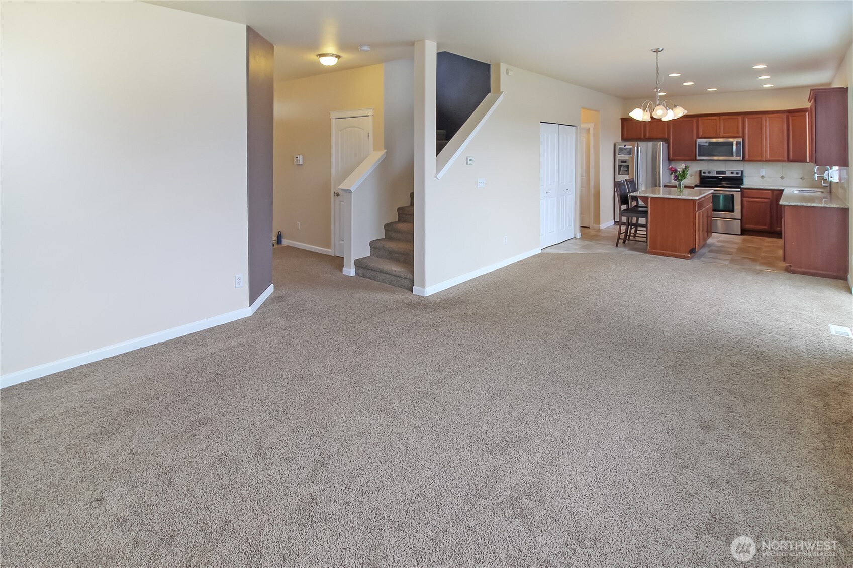 9815 198th Street Property Photo 9