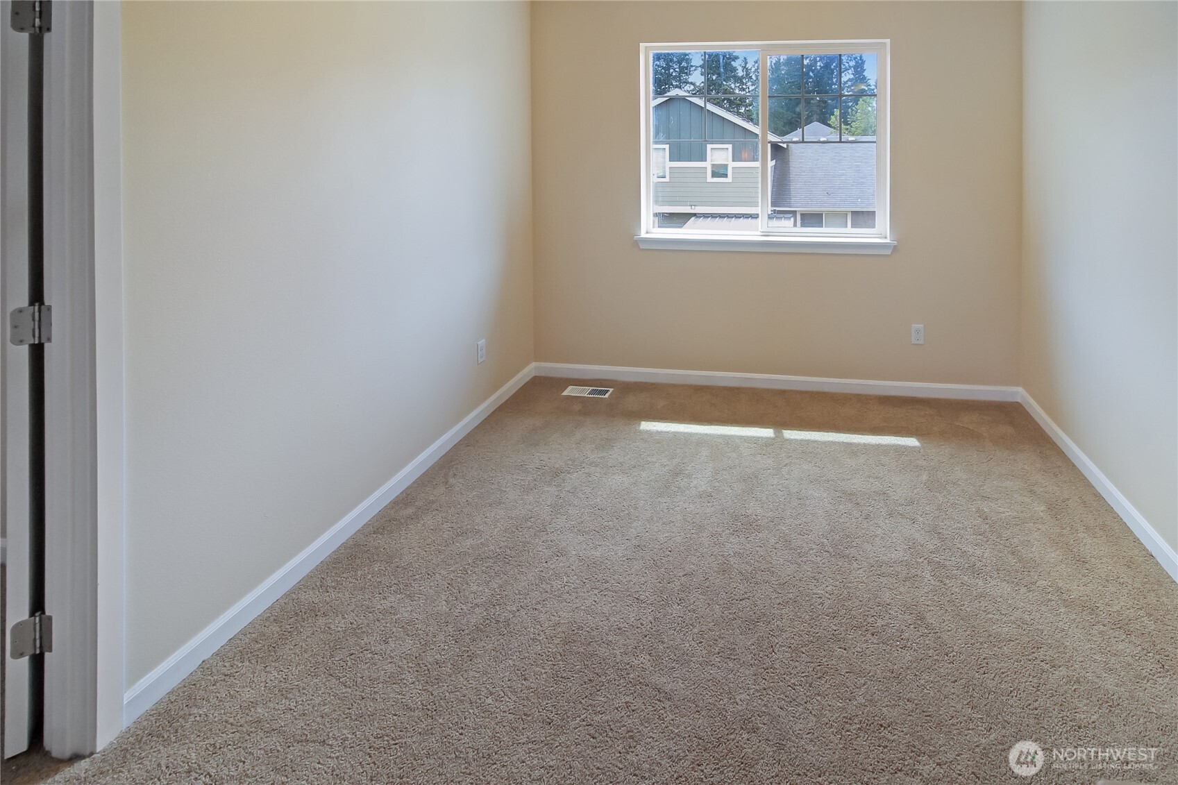 9815 198th Street Property Photo 14